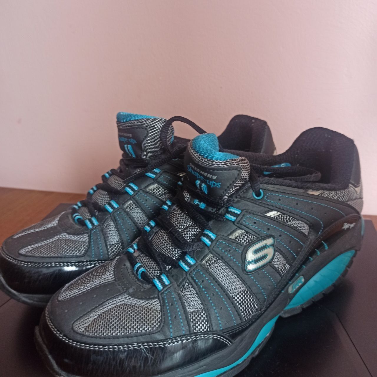 Жіночі кроссовки Skechers shape-ups