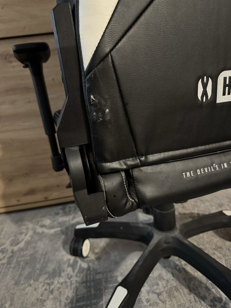 Fotel DIABLO CHAIRS X-Horn (L) Czarno-biały