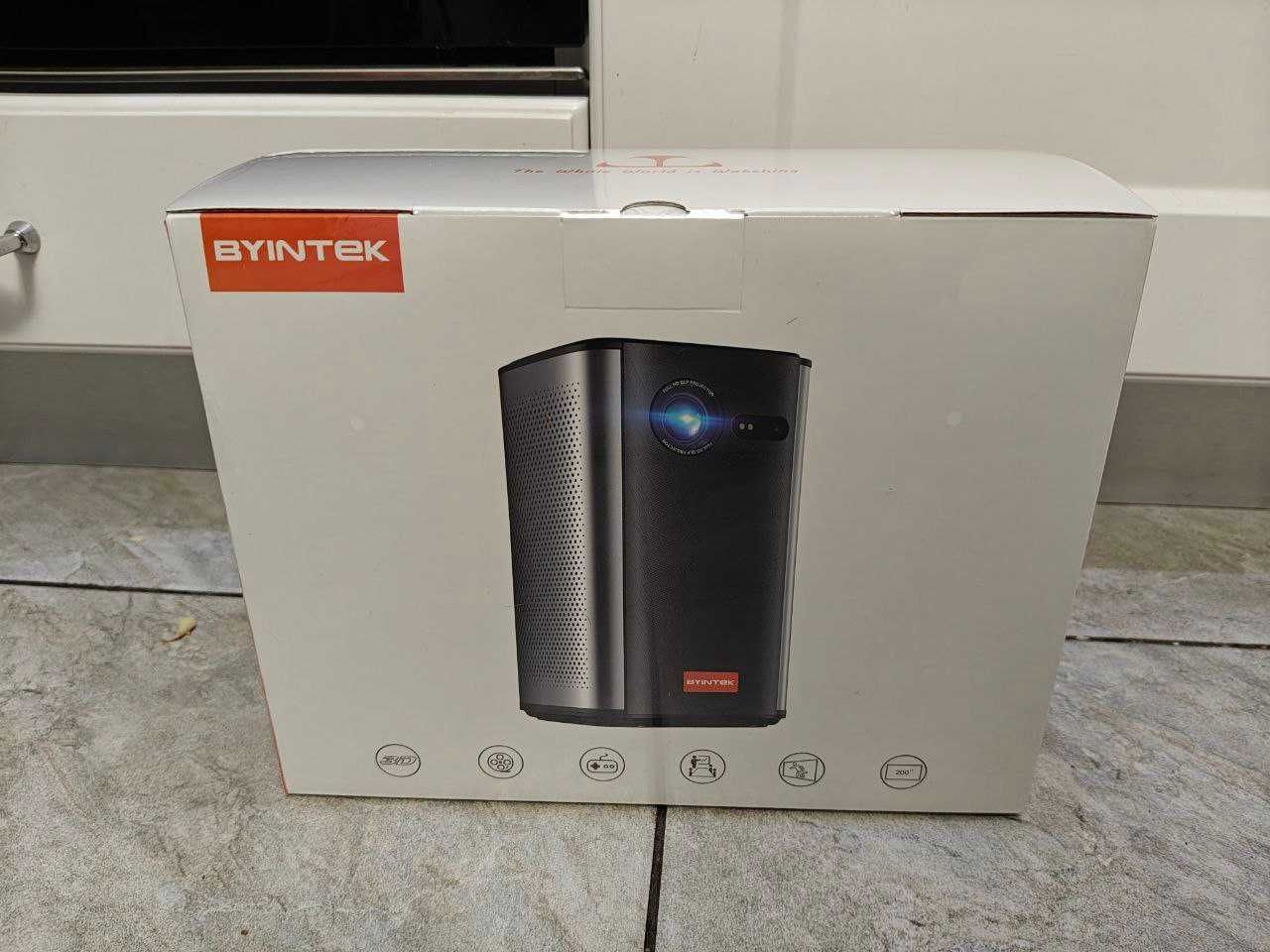 Проектор BYINTEK P70, с аккумулятором 8000 mAh