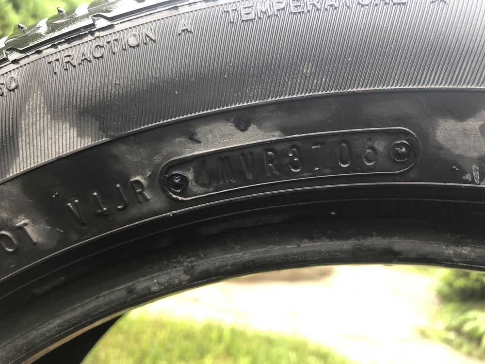 Dunlop 225/50 R17