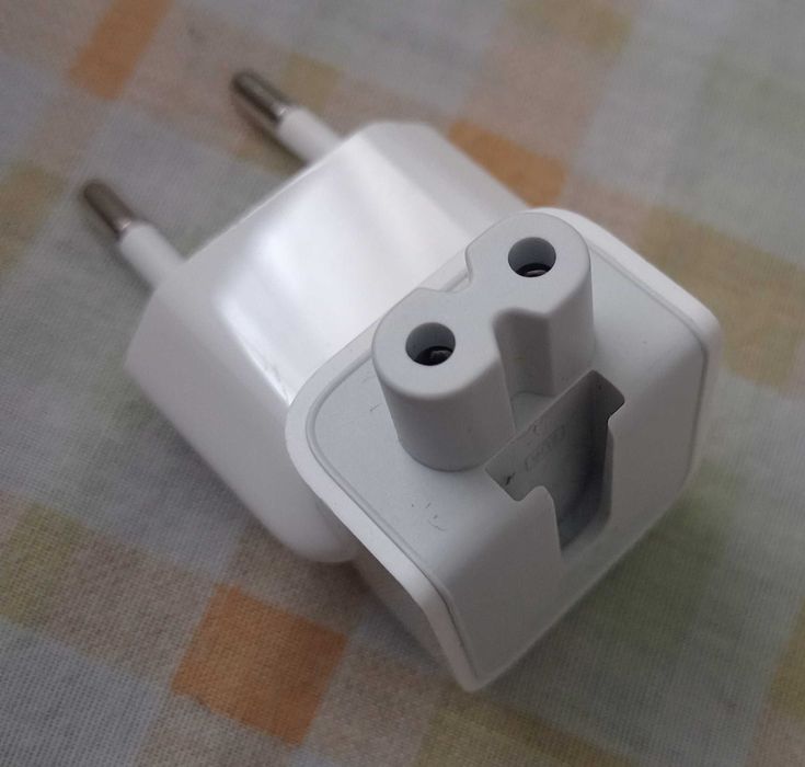 Adaptador de tomada para carregadores de dispositivos Apple
