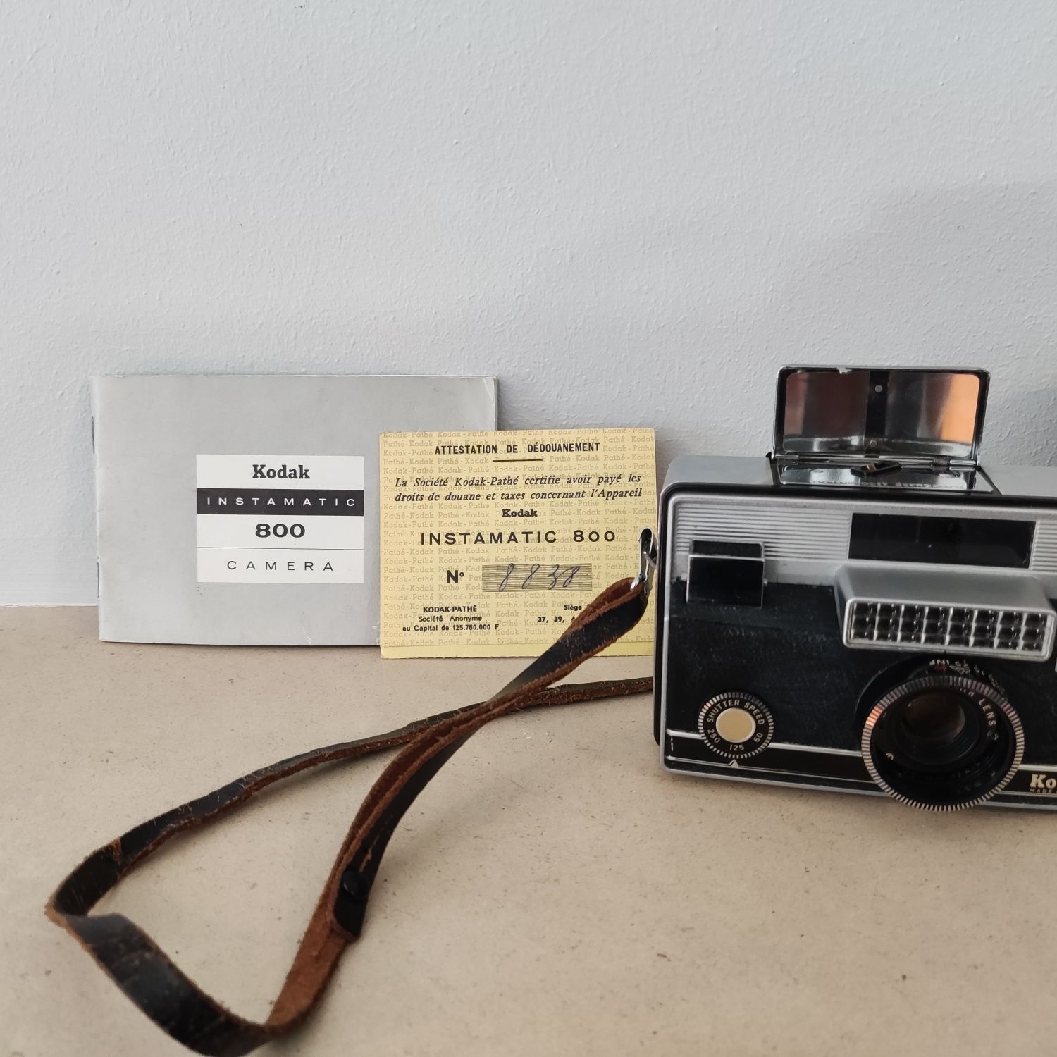Máquina fotográfica antiga Kodak Instamatic 800