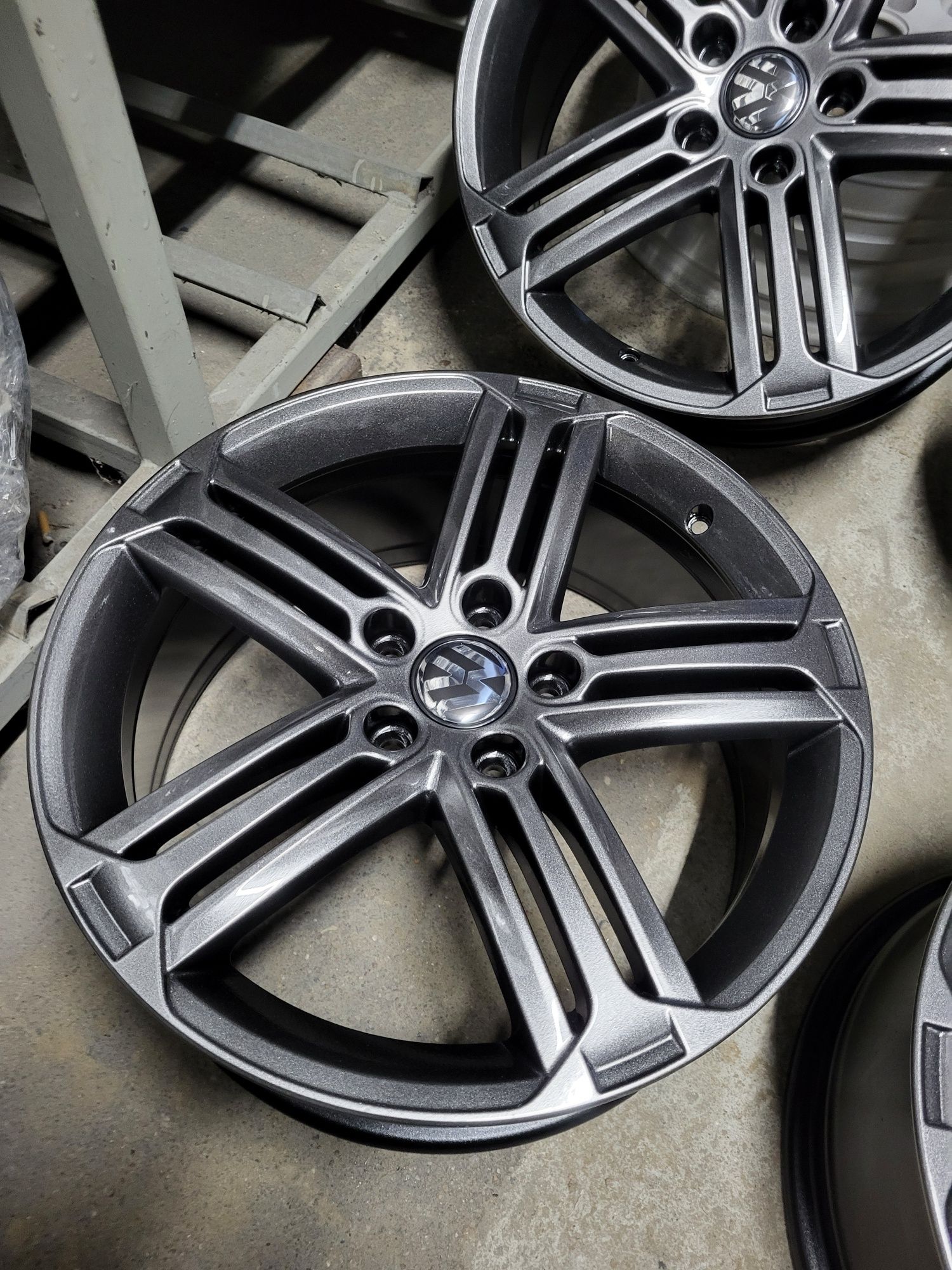 Felgi  18 5x112 VW R.line   golf 5.6 7 turan Jetta caddy