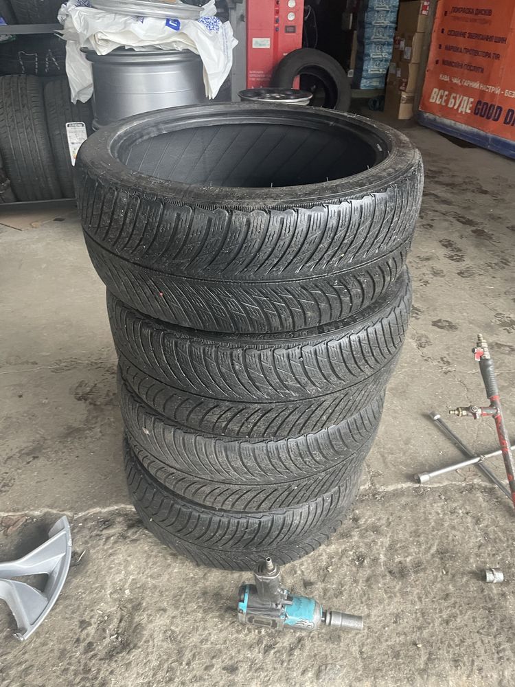 Michelin 225/40R18 2шт