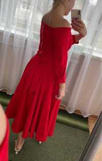 Червноне жіноче плаття