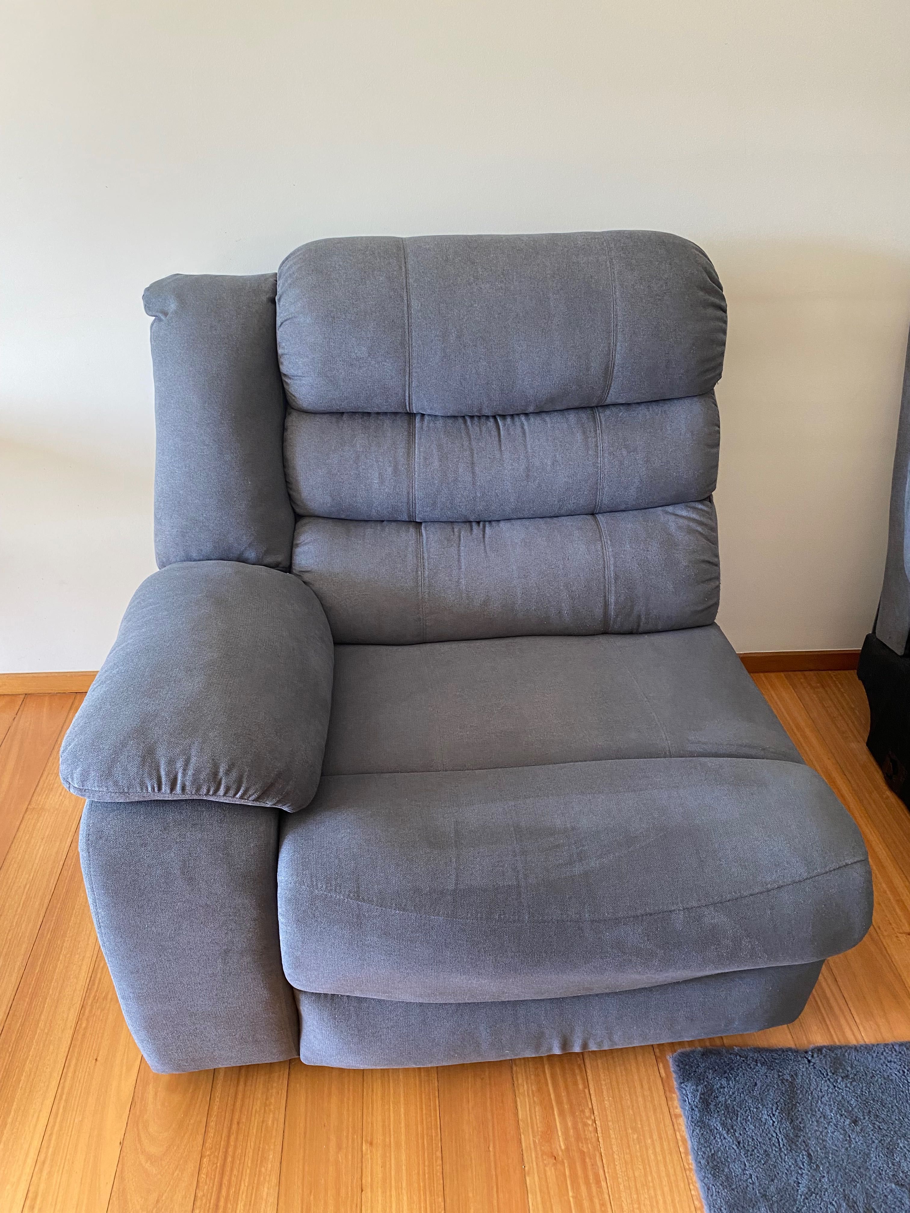 Sofá com chaise longue