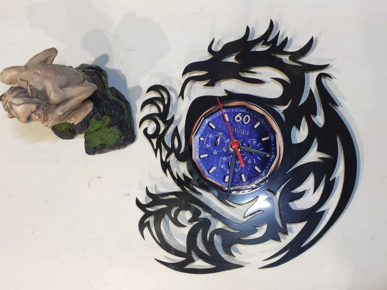Годинник настінний з вінілових платівок Дракон