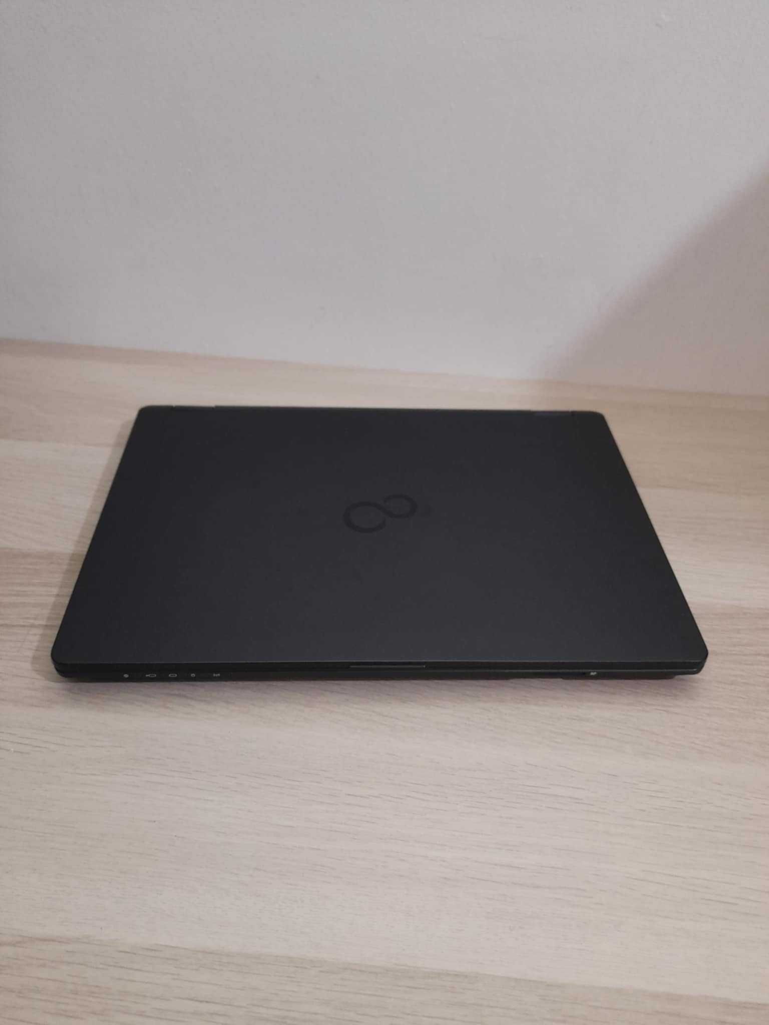Fujitsu Lifebook U727 - Intel Core i3 / 16Gb / SSD 240Gb / Full HD