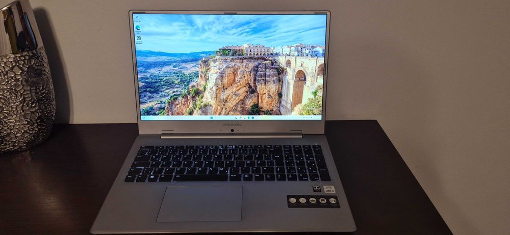 Nowy notebook  17,3FHD IPS i5-10210, 8GB RAM 512SSD Win 11