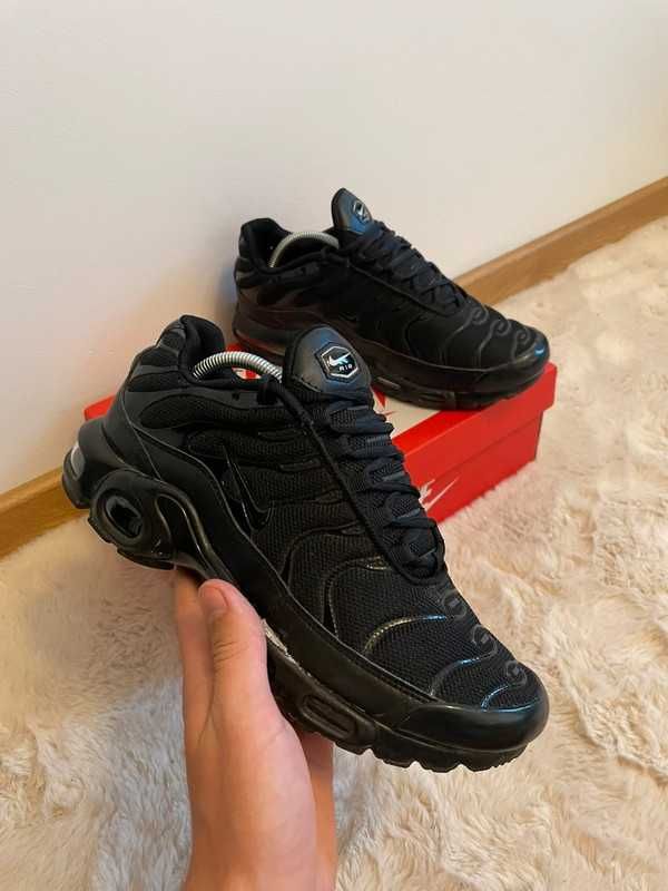 Nike Air Max Plus Triple Black białe „buty” dla dzieci rozmiar.42