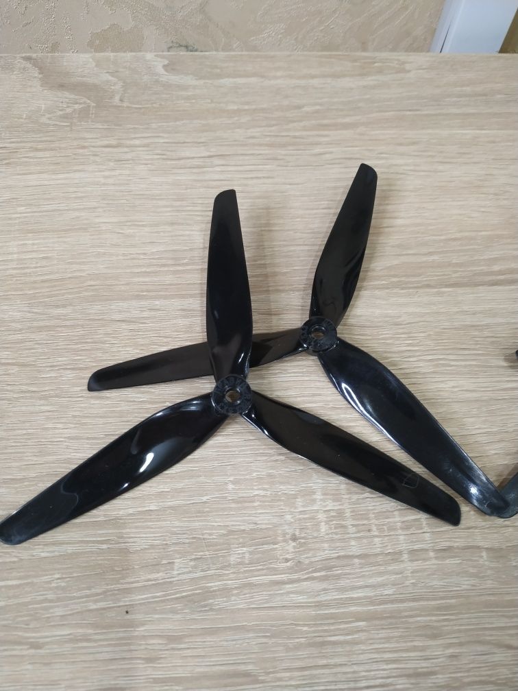 Комплект пропелерів 7" (2+2) до  FPV дронів