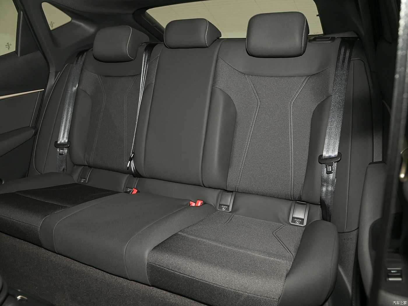 Електромобіль  Volkswagen ID. UNYX 06 ,  AUTOCHINA  Кривий Ріг