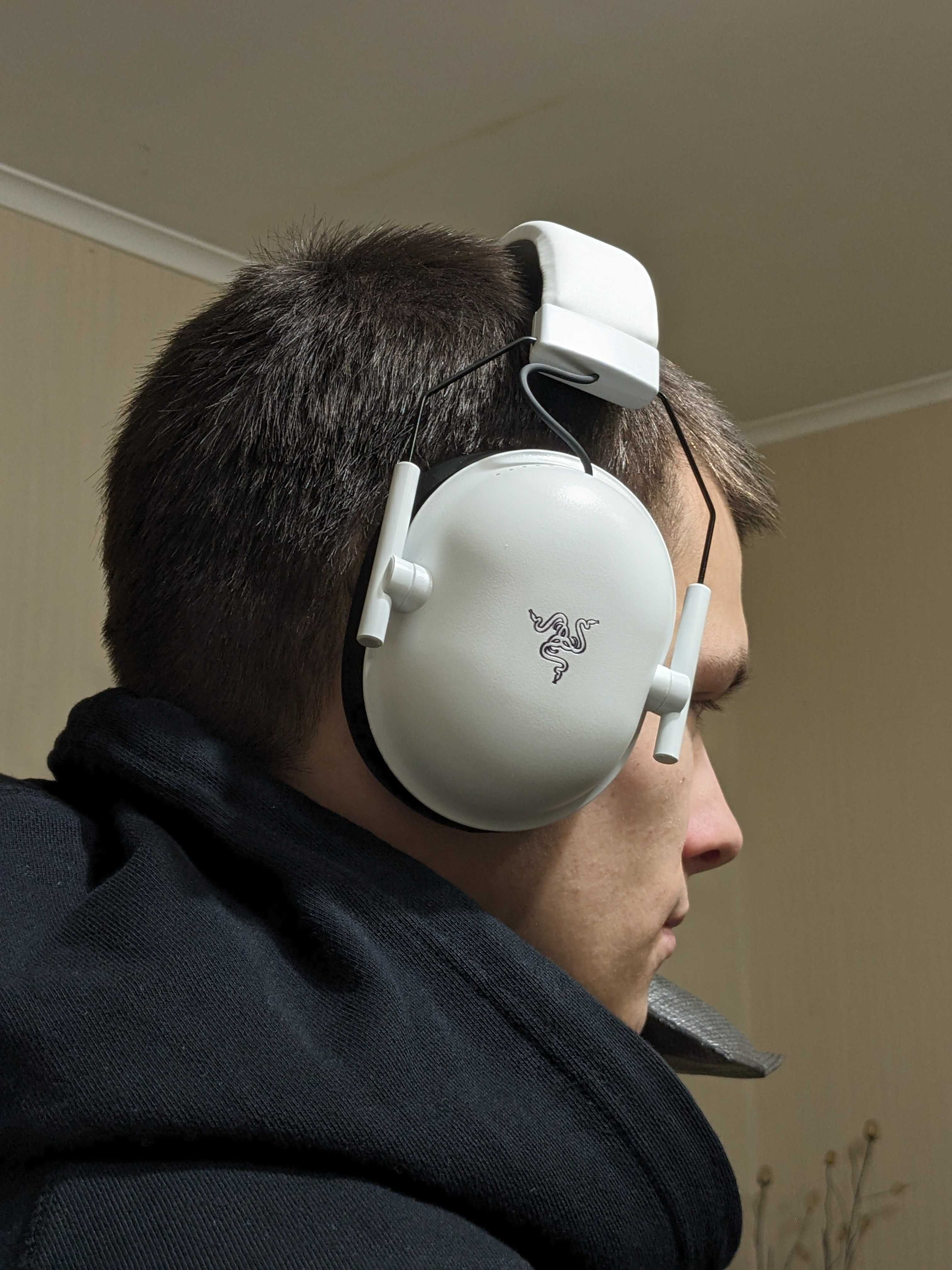 НОВІ! Навушники Razer Blackshark V2 X White
