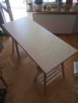 Biurko LAGKAPTEN / MITTBACK
sosna, 140x60 cm