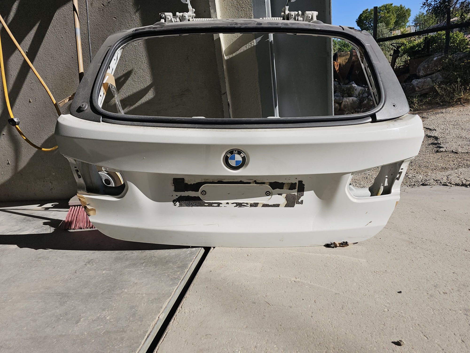 Vendo mala,  embaladeira e farol direito bmw f31