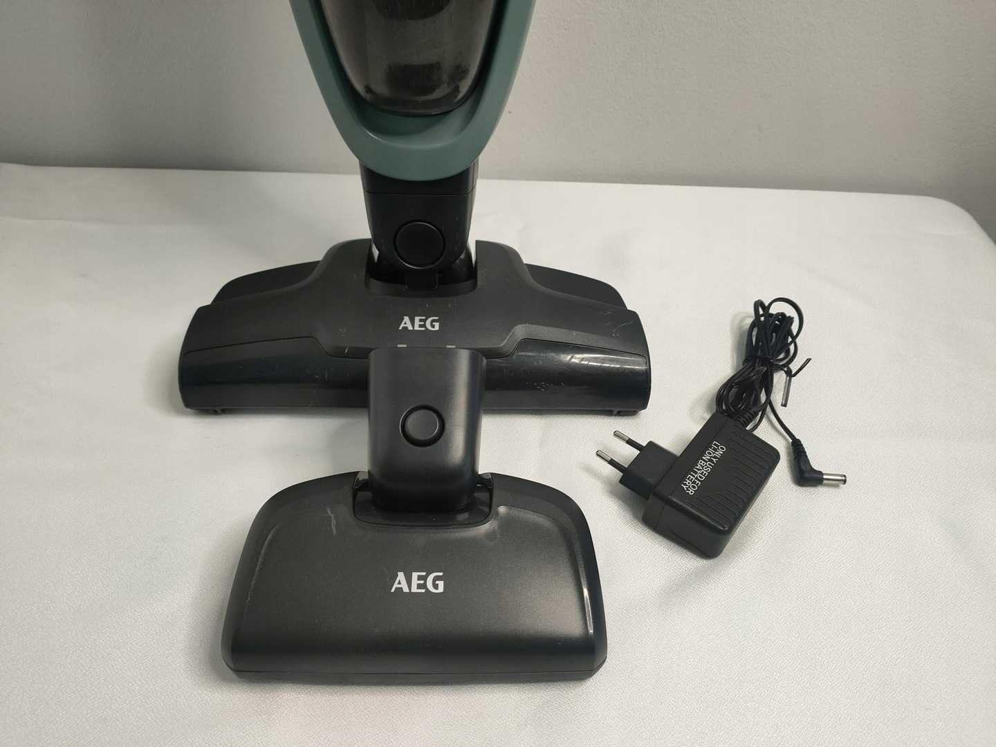 Odkurzacz pionowy AEG QX7-1-I360