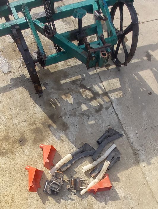 Сівалка для кукурудзи до мотоблока