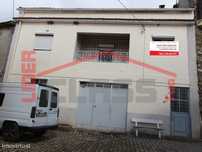 Moradia de R/ chão e 1º andar em Agrobom - Alfandega da Fé