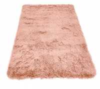 Nowy różowy duży dywan