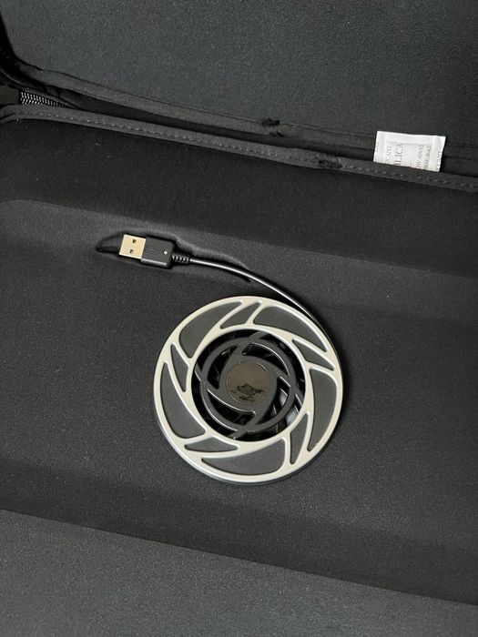 Сумка для ноутбука з охолодженням