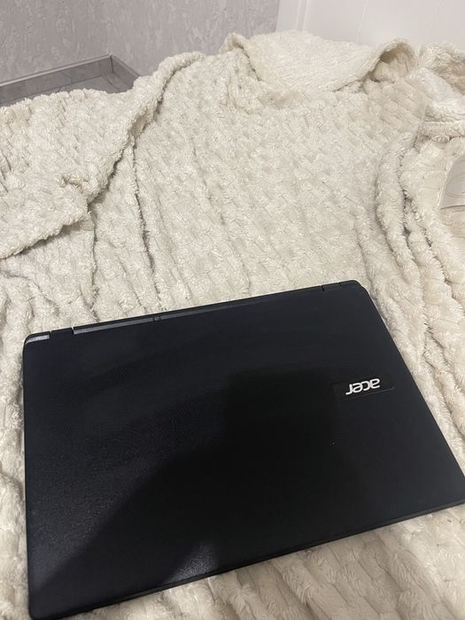 Acer Extensa 2519 (Pentium N3710 / 4 ГБ RAM / 15.6”)