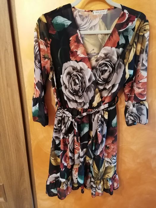 Kwiecista Sukienka damska M/L