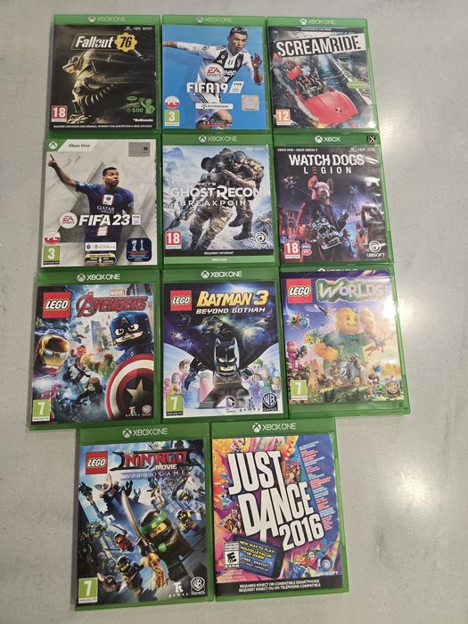 Konsola Xbox One X z Kinectem.