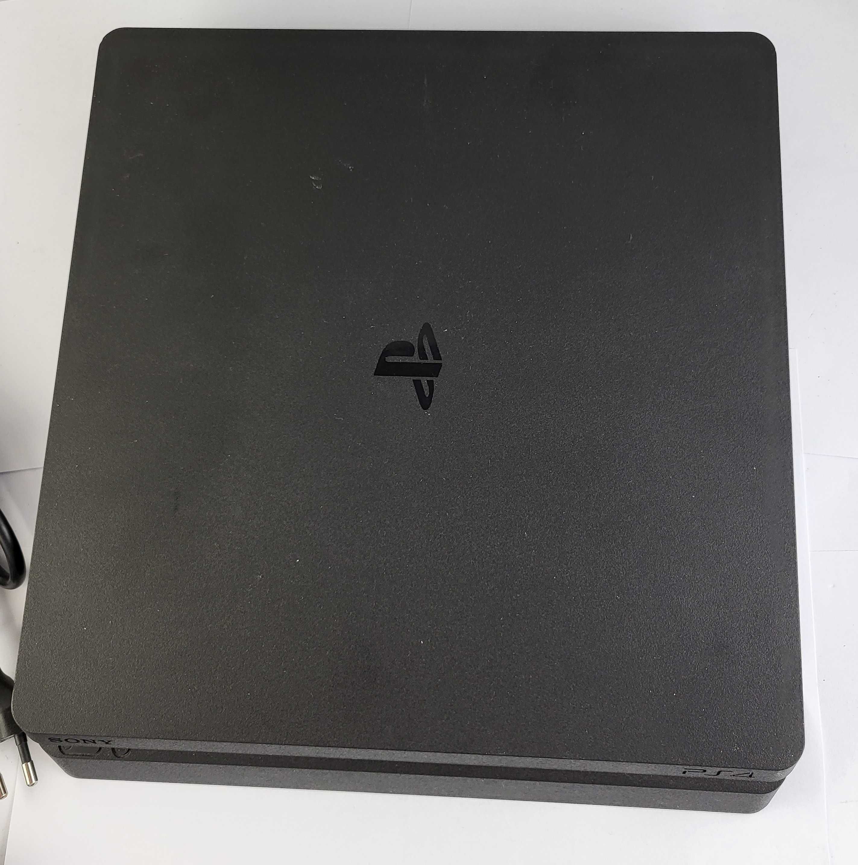 Konsola PLAYSTATION 4 SLIM 500GB + Pad, okablowanie