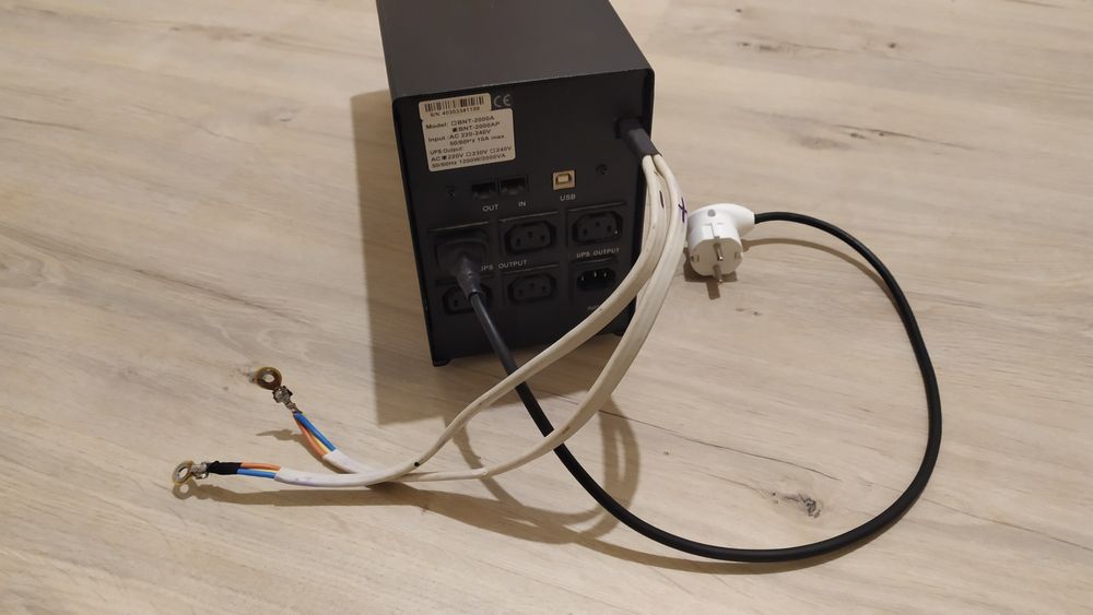 Безперебійник (інвертор) 24v