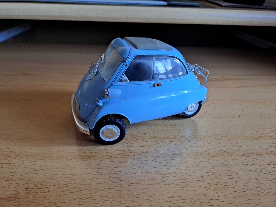 Revell  1/18 - BMW Isetta 250 - negociavel