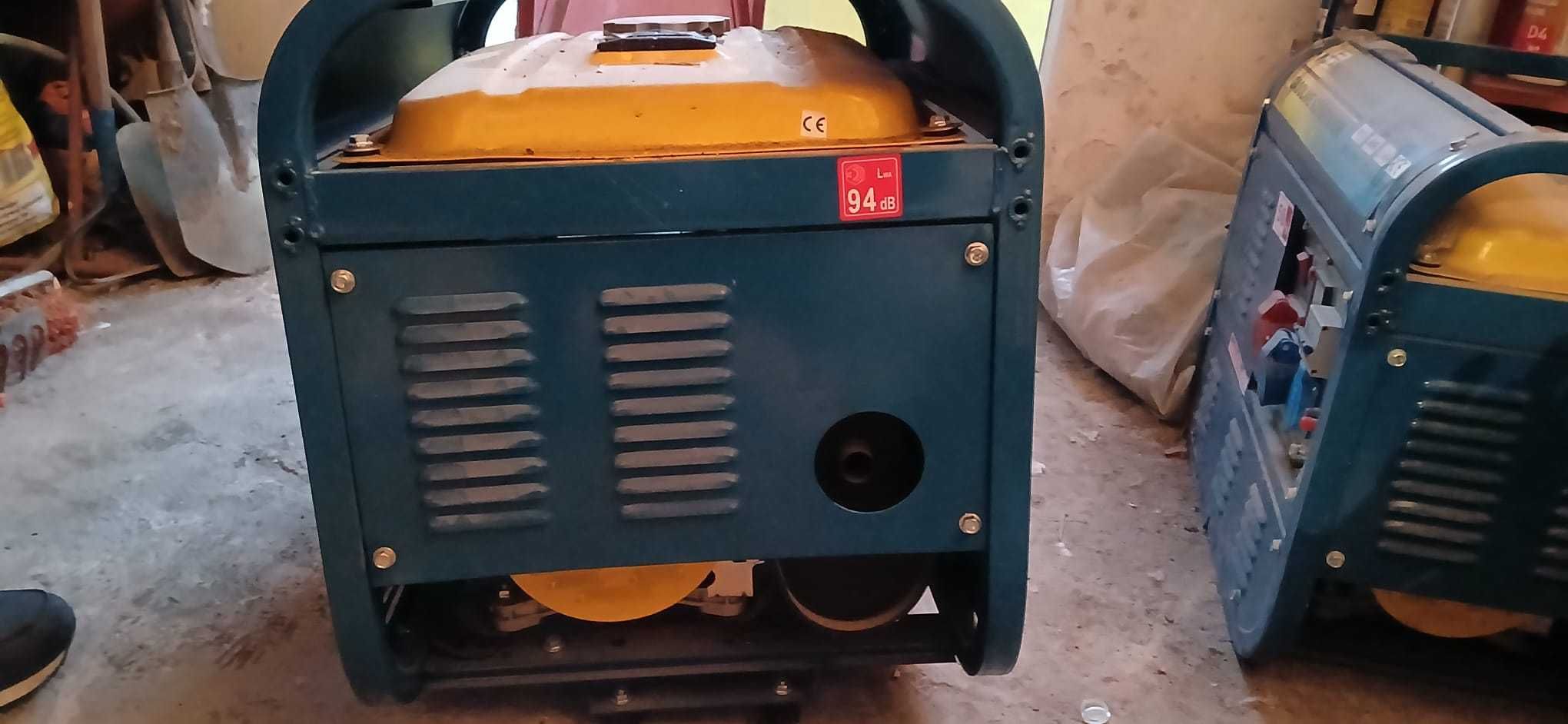 agregat prądotwórczy , sprzedam, nowy 3.8 KW/230 , 6.7 KW/400V