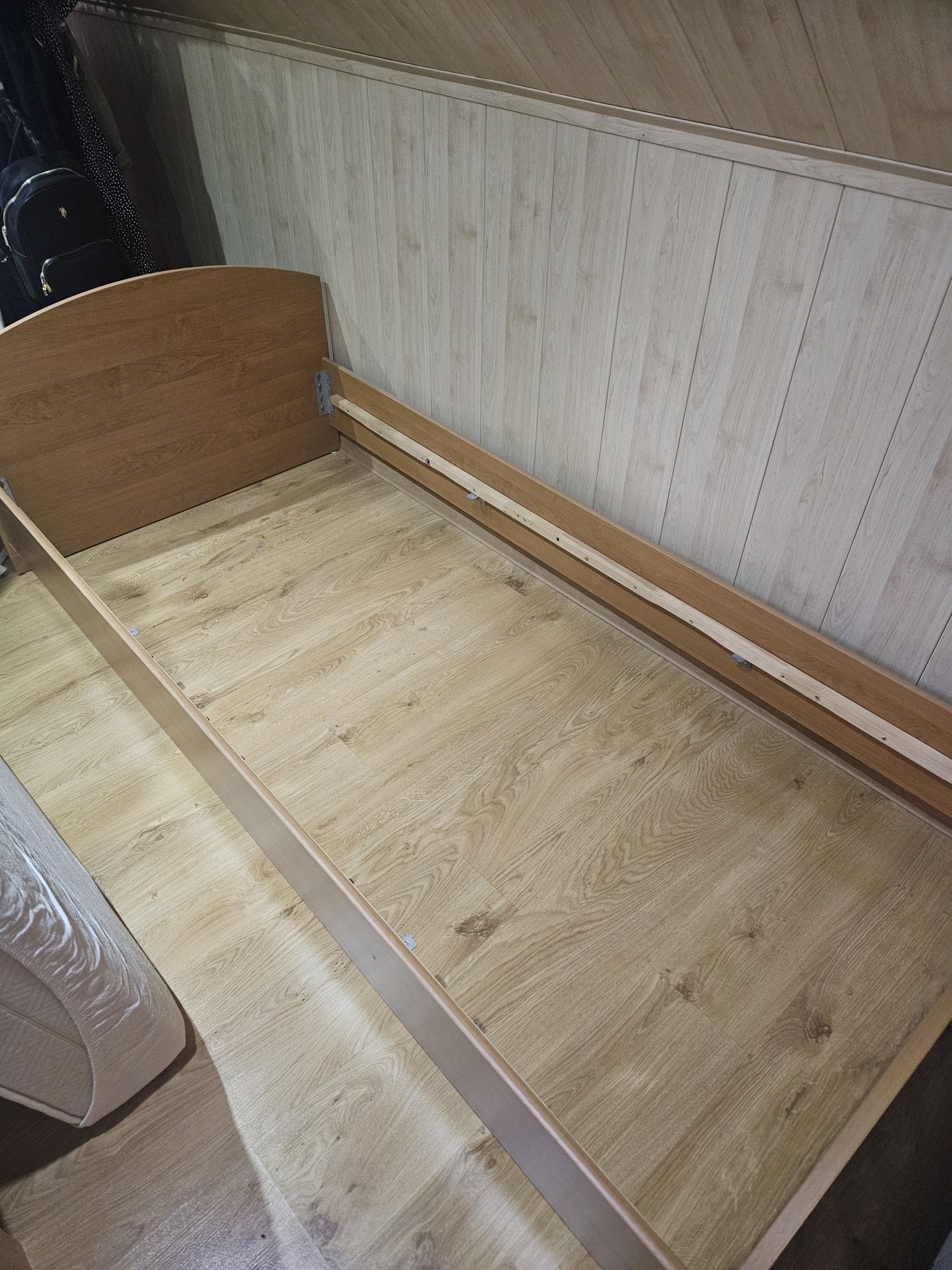 Łóżko pojedyńcze uniwersalne Nowe!200×90