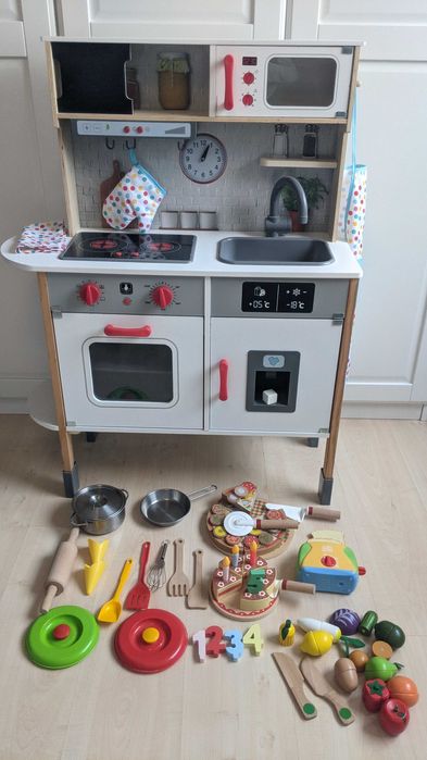 Kuchnia drewniana dziecięca z dodatkami