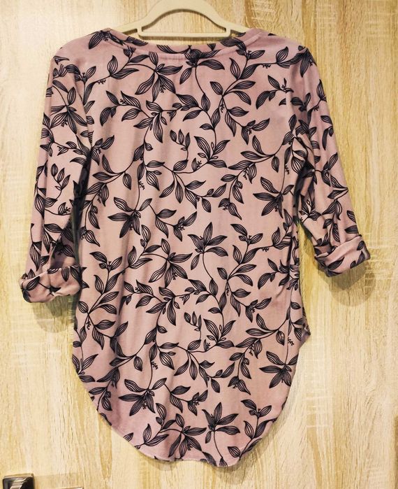 Różowa milutka bluzka rękaw 3/4 S liście