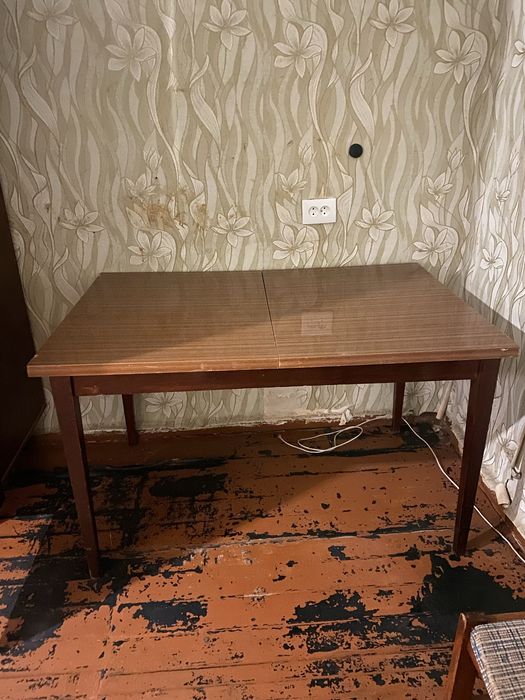 Стіл кухонний полірований