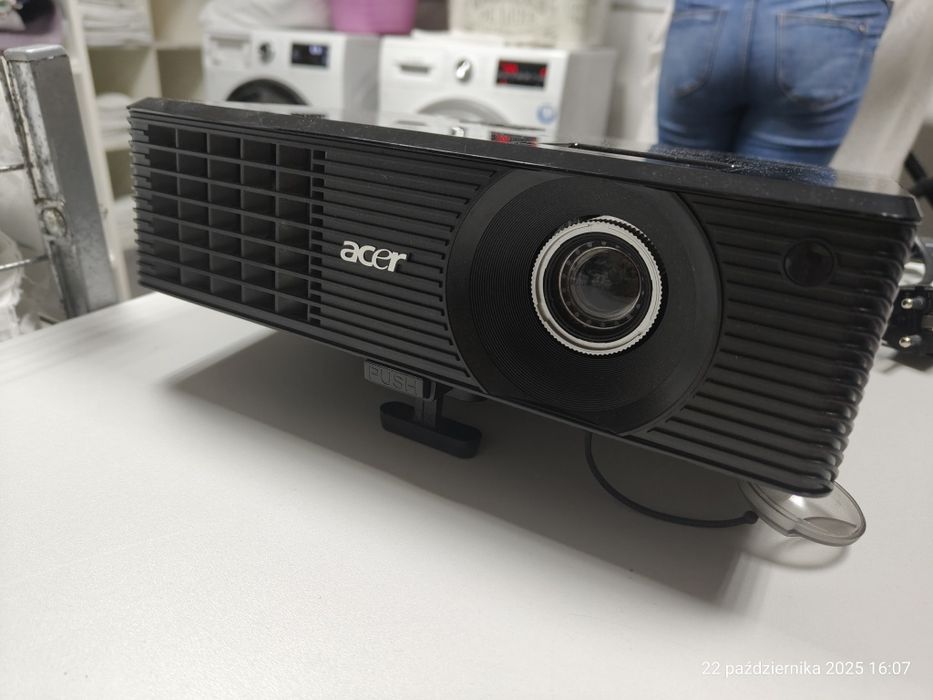 Projektor Acer x1110 dlp w bardzo dobrym stanie