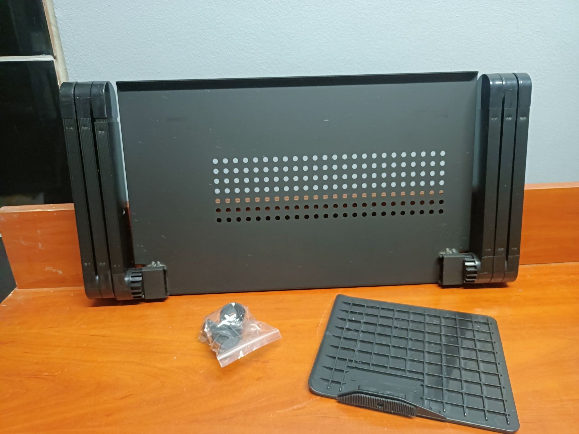 Stolik do laptopa gamingowy z podstawką na mysz aluminiowy