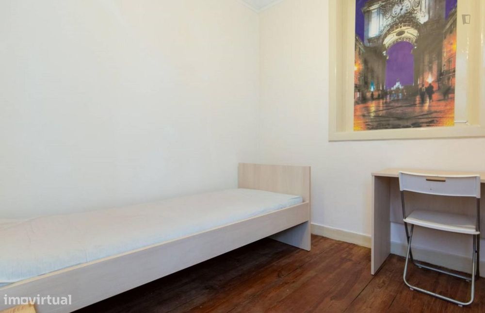 264980 - Quarto com cama de solteiro em...