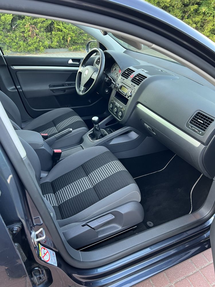 Vw Golf V 1.6 MPI 2008 rok