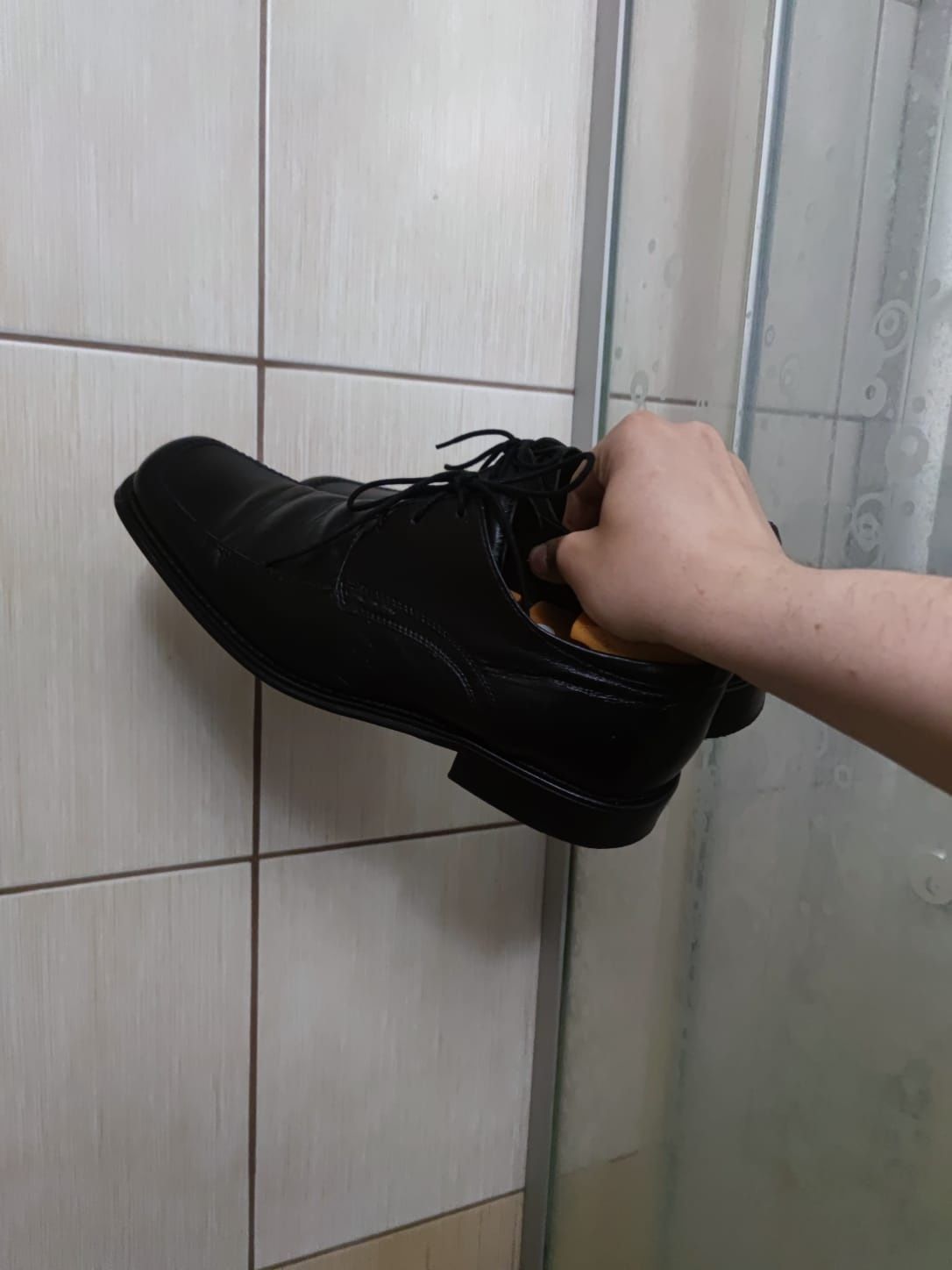 Buty 43 obuwie Bata  eleganckie glany męskie czarne leather skóra skór