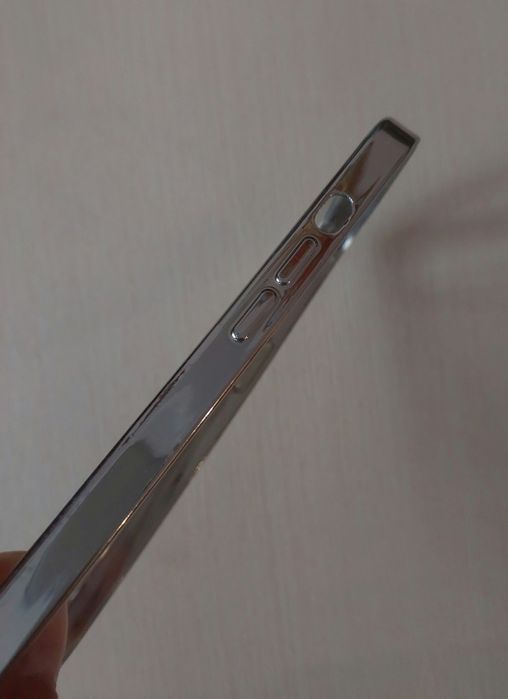 Чохол для iPhone 13