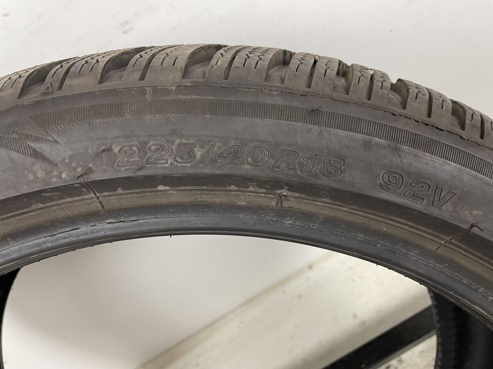 225/40R18 92V Bridgestone Blizzak LM005 22rok