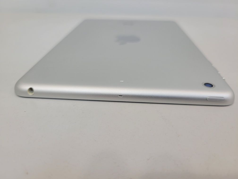iPad Mini 2 wi-fi 16Gb Silver,идеальный