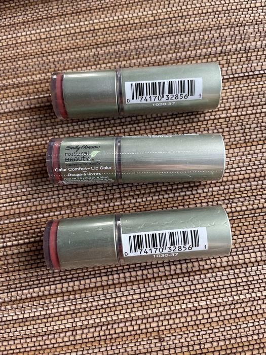 Помада от sally hansen