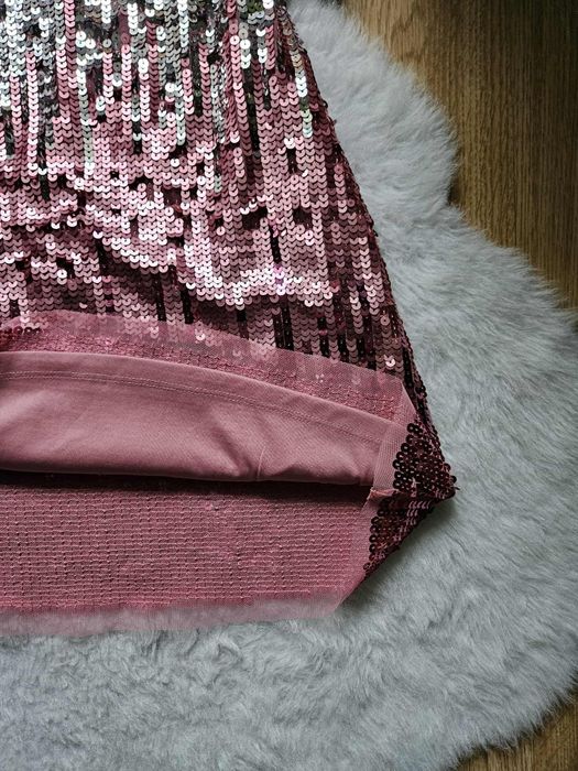 Дитяча святкова сукня на дівчину 6-7років паєтки блискуча зріст 122см