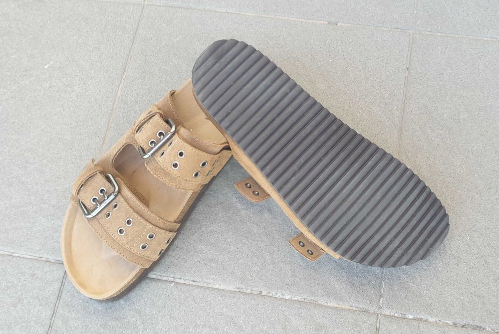 Sandálias em pele (camurça) novas tipo Birkenstock