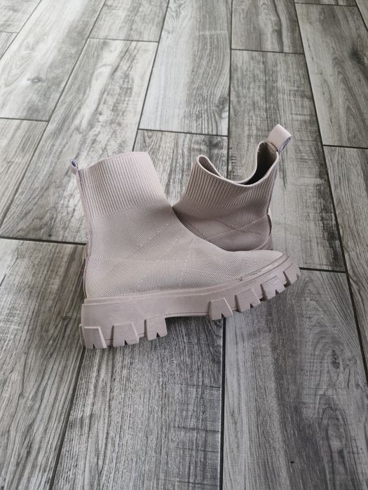 Botki damskie beżowe 38