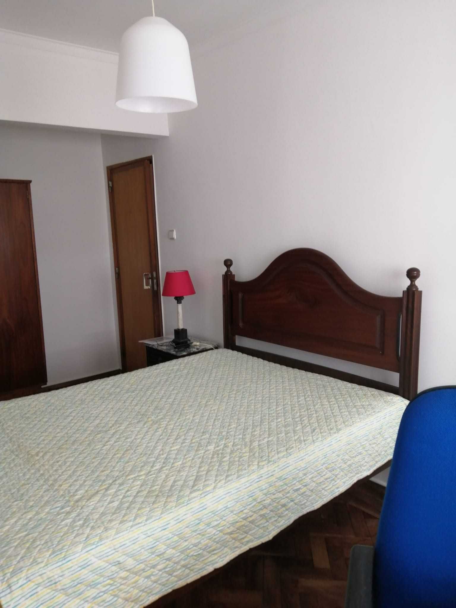 Quarto para estudantes Linha Amarela, Odivelas, Centro, Junto ao Metro