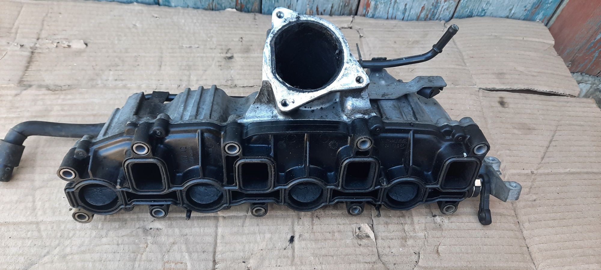 Коллектор впускной Volkswagen Passat B6 2.0TDI