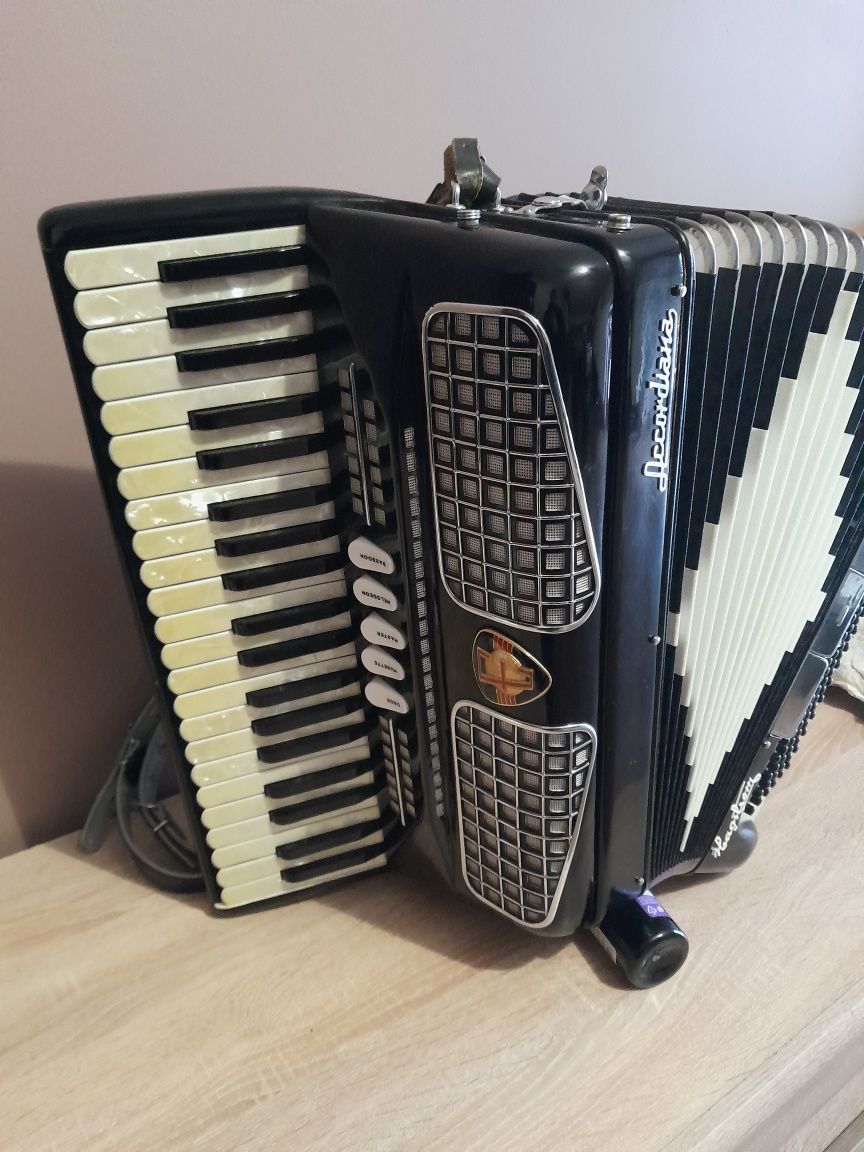Włoski akordeon Accordiana 3 chórowy 120 basów